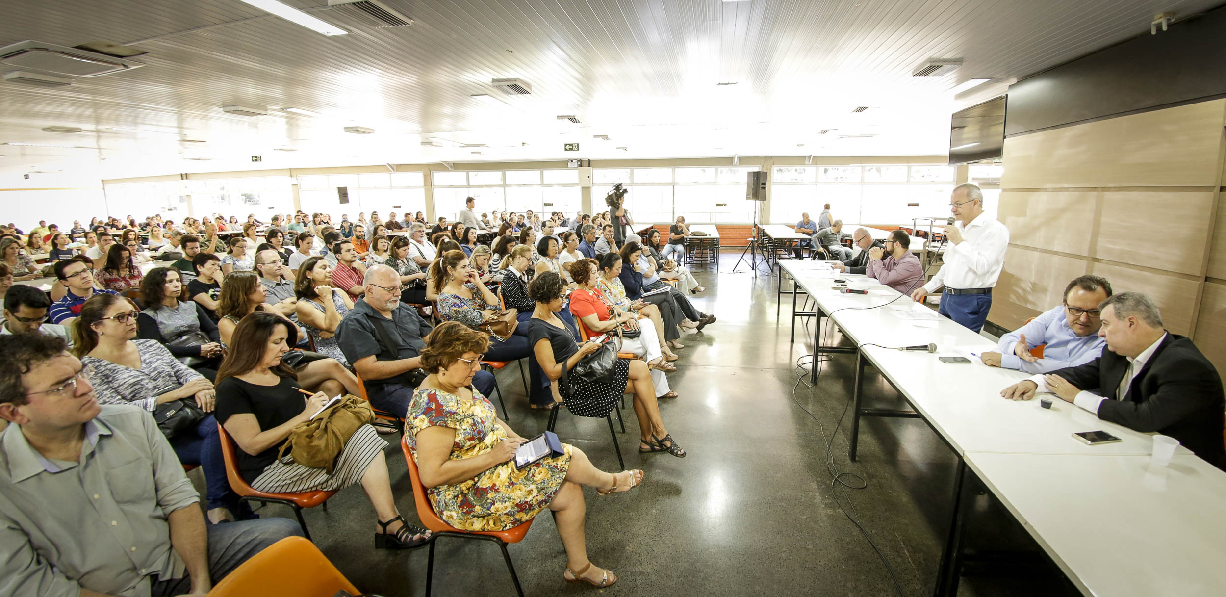 2017-03-31 Reunião COU CAD Medidas Governo- MG 2137