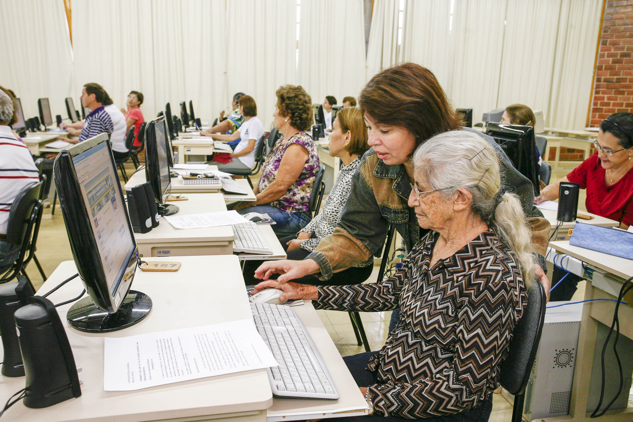 2010 04 30 aula de informatica UNATI 9950