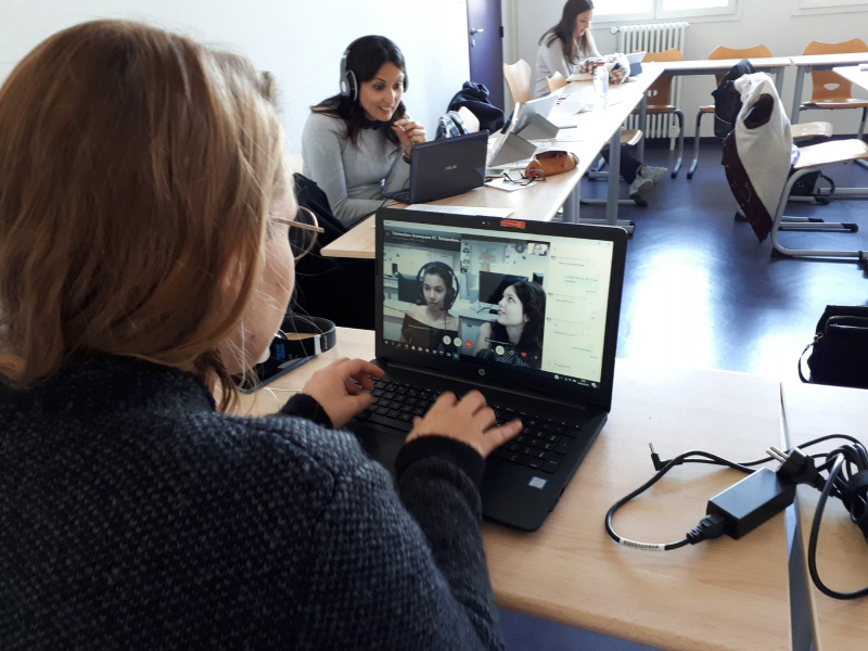 Aacadêmicos e docente de Pedagogia fazem intercâmbio