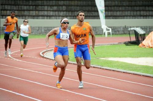 A dupla Terezinha Guilhermina e Guilherme Santana em ação Foto: Alexandre Mota-Exemplus/CPB 