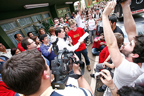 Reitor entrega propostas antes da ocupação.