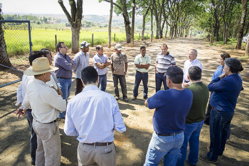 Visita à Fazenda Experimental, em Iguatemi