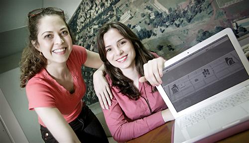 Professora Fabíola Castelo de Souza Cordovil e Jeanne Christine Versari